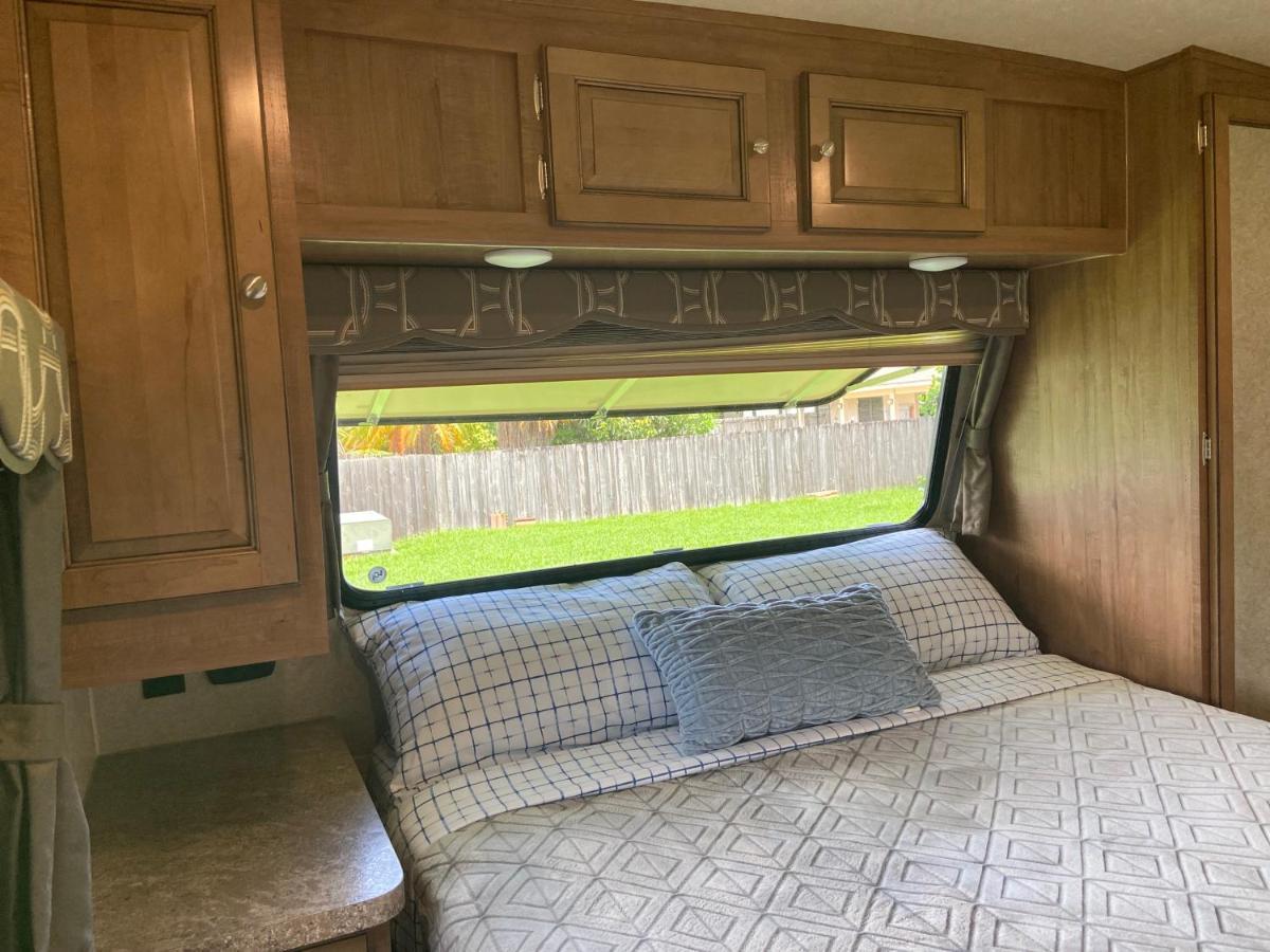 Cozy Camper - Free Parking Hotell Miami Exteriör bild