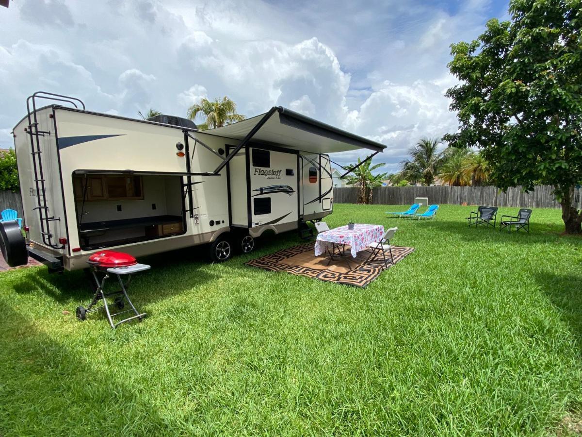 Cozy Camper - Free Parking Hotell Miami Exteriör bild