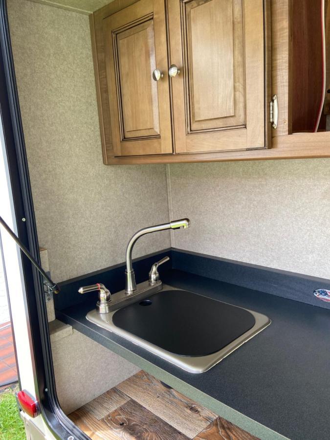 Cozy Camper - Free Parking Hotell Miami Exteriör bild