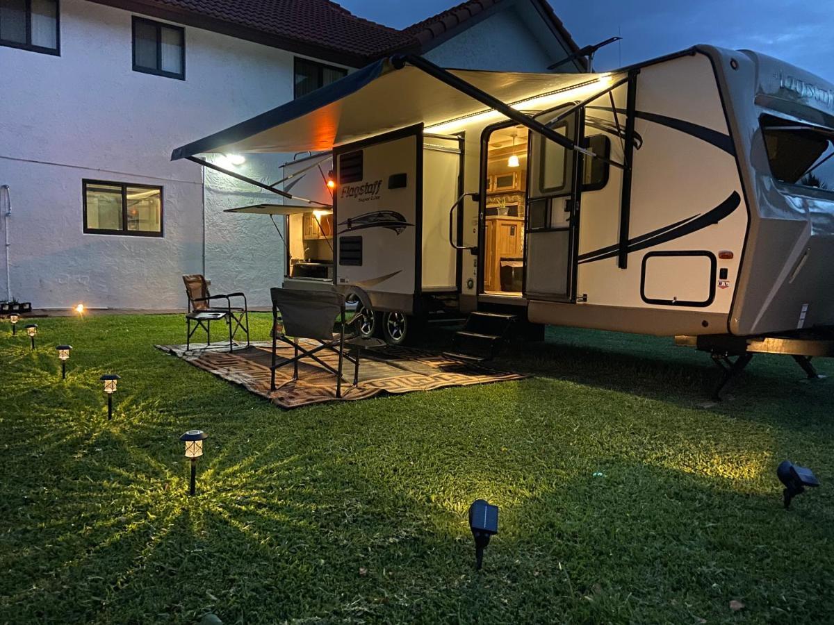 Cozy Camper - Free Parking Hotell Miami Exteriör bild
