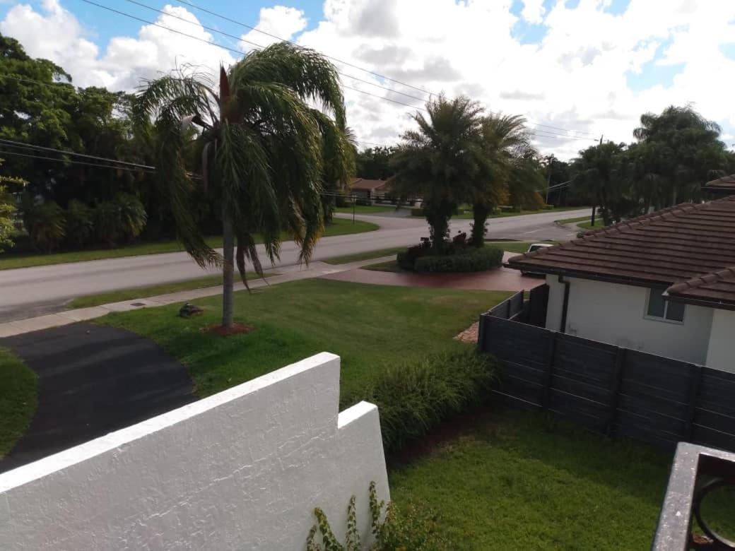 Cozy Camper - Free Parking Hotell Miami Exteriör bild